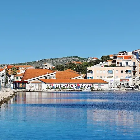 Pet Friendly In Apartment *