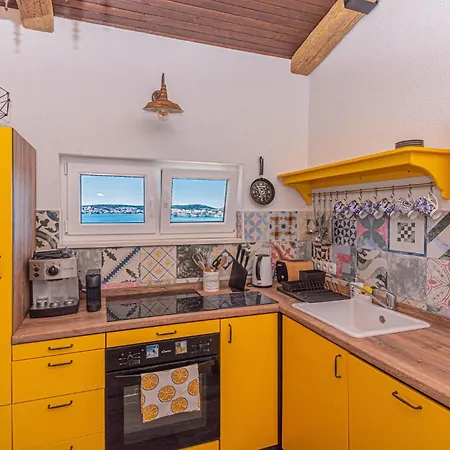 Amazing In With Kitchen * Rogoznica (Sibenik-Knin)