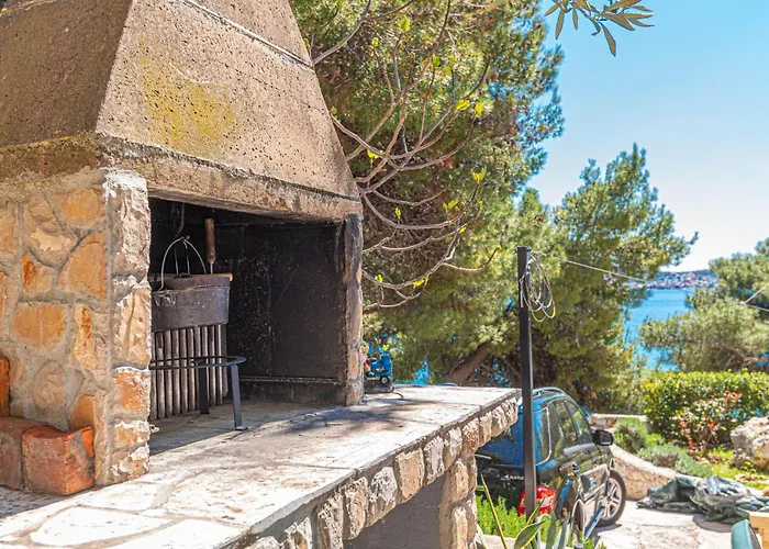 Pet Friendly In * Rogoznica (Sibenik-Knin)